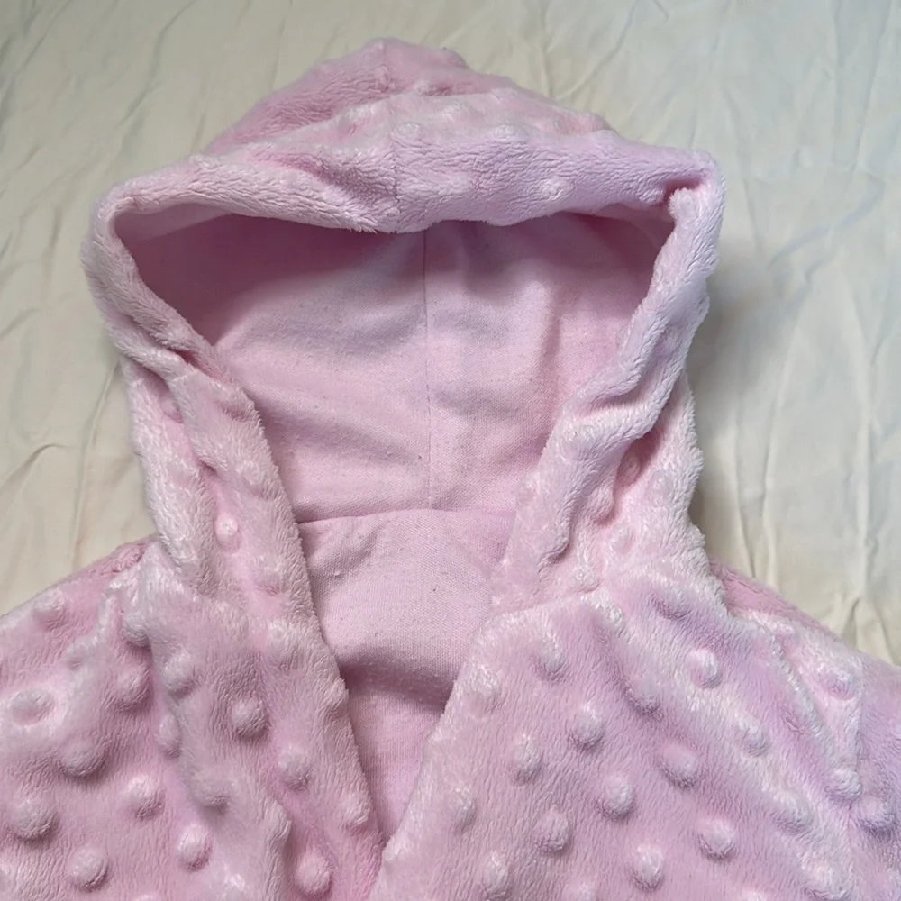 Bundle of two baby girl bath robes size 0-9 months. GREAT CONDITION, very soft.